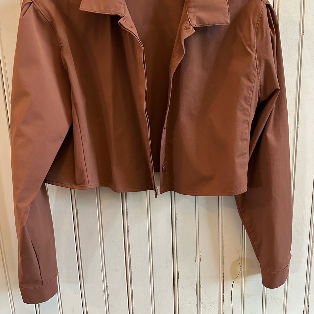 Alo Yoga Cropped Take Me Out Button-Up in Chestnut - Picture 5 of 7